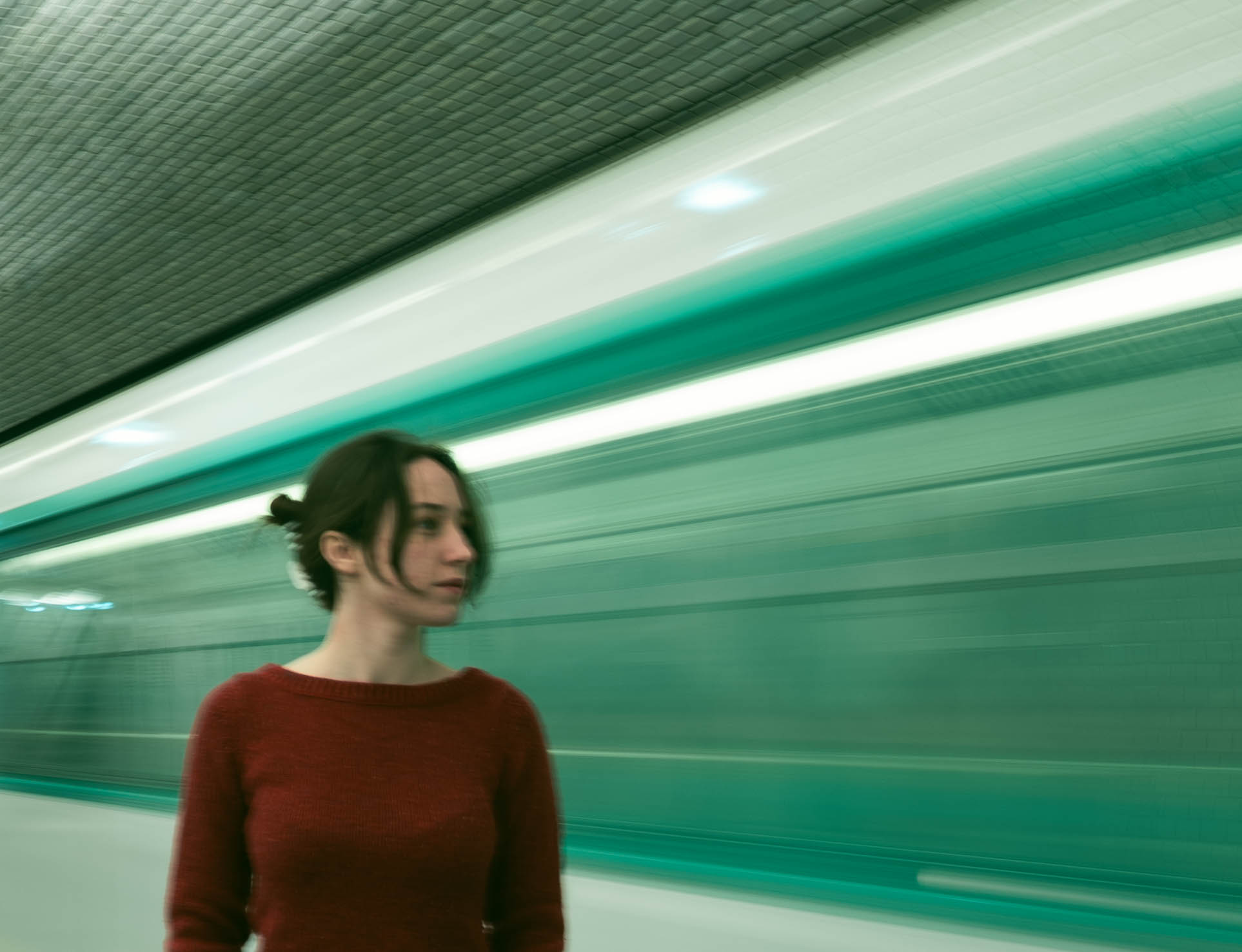 Long exposure portrait in the Paris metro